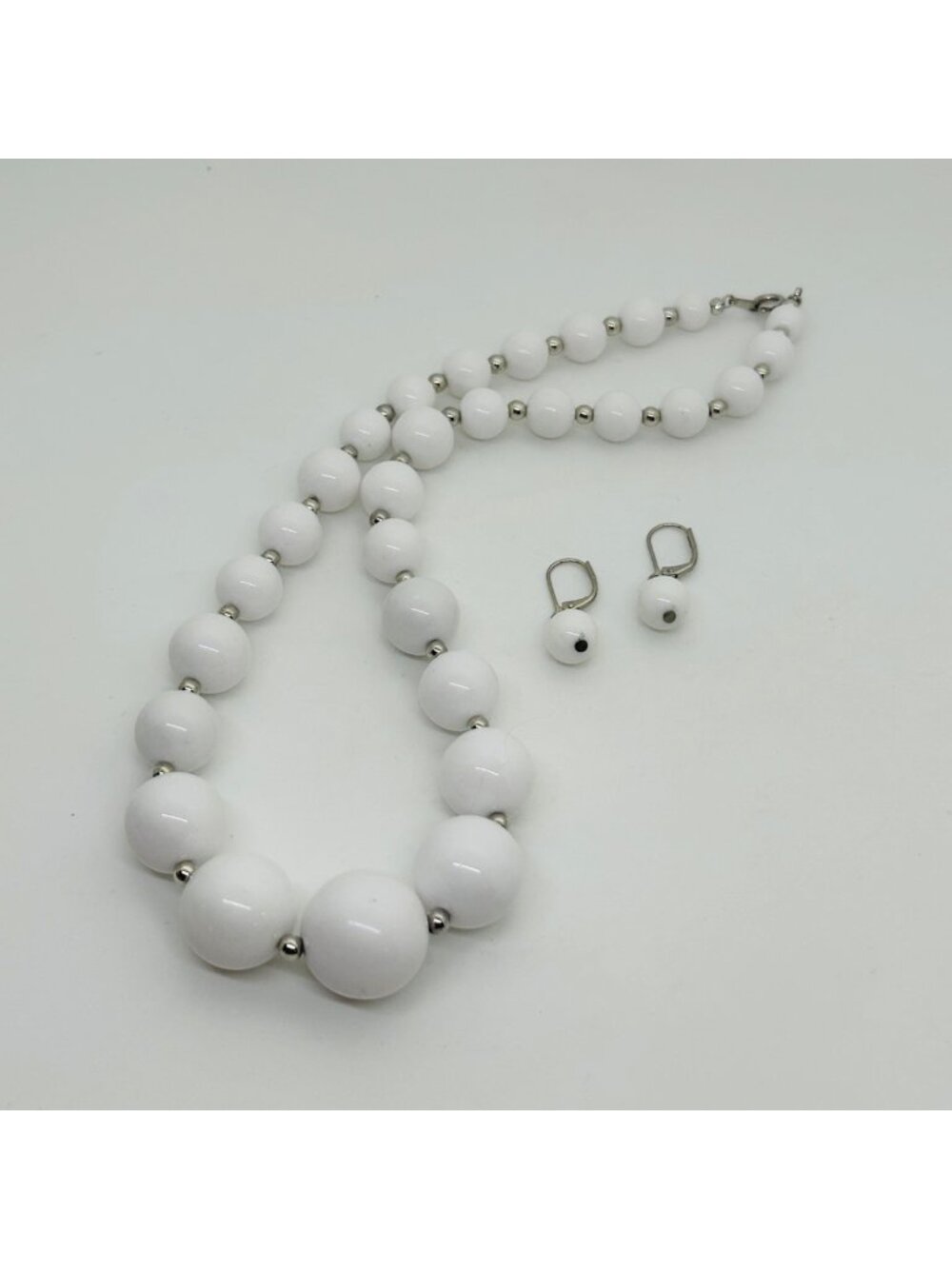 White Beaded Necklace Earring Set Silver Tone Spacer Chunky Graduated Statement
